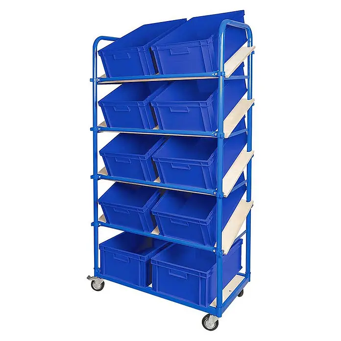 BRB Schrägboden-Regalwagen mit 5 Ebenen, bestückt mit 10 Euroboxen 600x400x220 mm blau -  - Blauer mobiler Lagerwagen mit blauen Plastikbehältern und Holzregalen zur Organisation.