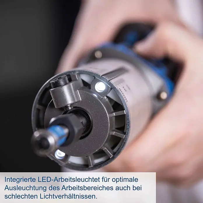 Scheppach IXES 20V Akku-Oberfräse BC-EHR24-X - 20 V, Ohne Akku, 10.000 U/min - 30.000 U/min, 8 mm - Nahaufnahme eines handgeführten Elektrowerkzeugs mit integrierten LED-Arbeitsleuchten, die den Arbeitsbereich hell beleuchten.