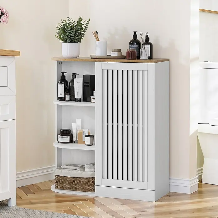 SONNENH Mehrzweckschrank mit offenen Fächern, Weiß/Eiche-Optik -  - Weißer Badezimmerschrank mit natürlicher Holzplatte, offenen Regalen und Lamellentür, für Toilettenartikel und Pflanzen.