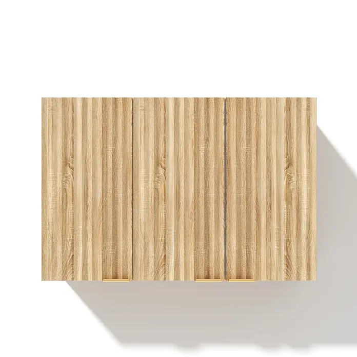SONNENH Wandschrank mit 3 geriffelten Türen, Natur -  - Drei helle Küchenwandschränke aus Holz mit vertikaler Maserung und goldenen Griffen.