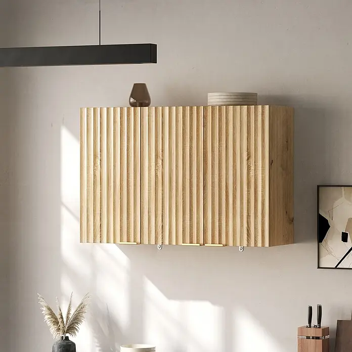 SONNENH Wandschrank mit 3 geriffelten Türen, Natur -  - Drei helle Holz-Wandschränke mit geriffelten Türen.