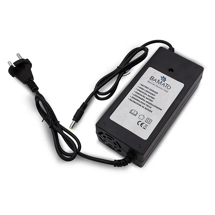 BAMATO Elektrische Schubkarre MTR-260 280W 100L 5h Laufzeit -  - Schwarzes BAMATO Batterieladegerät mit Netzkabel und DC-Hohlstecker.