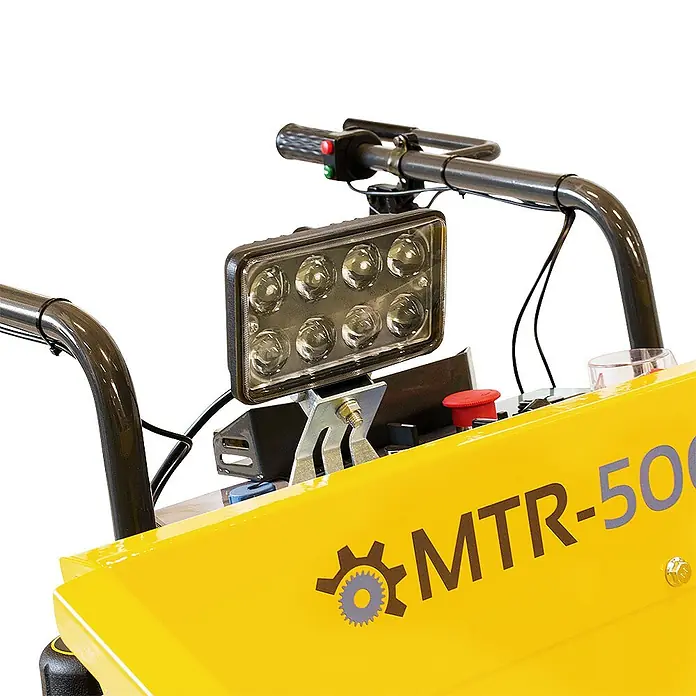 BAMATO Mini-Transporter MTR-500REPRO Elektro & Kipphydraulik -  - Gelbe MTR-500 Maschine mit LED-Lichtbalken und Lenkersteuerungen.