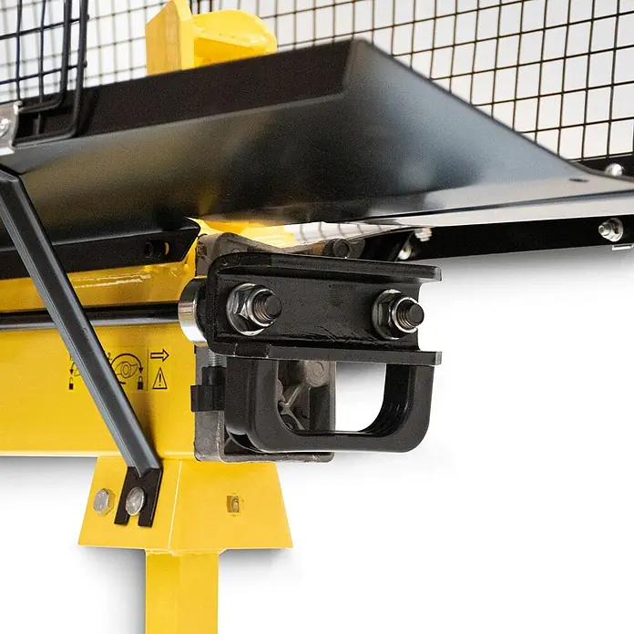 BAMATO Brennholzspalter HO-7E 7t Spaltkraft 2200W Untergestell -  - Schwarze Metallhalterung mit Schrauben am gelben Maschinenrahmen und Schutzgitter.
