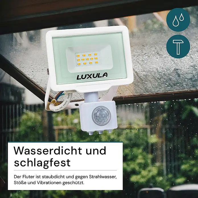 Luxula LED-Sensor-Strahler Bewegungsmelder 10W 1000lm Fluter 3000K Warmweiß -  - Weißer LED-Fluter mit Bewegungsmelder, im Regen montiert, betont Wasser- und Stoßfestigkeit.