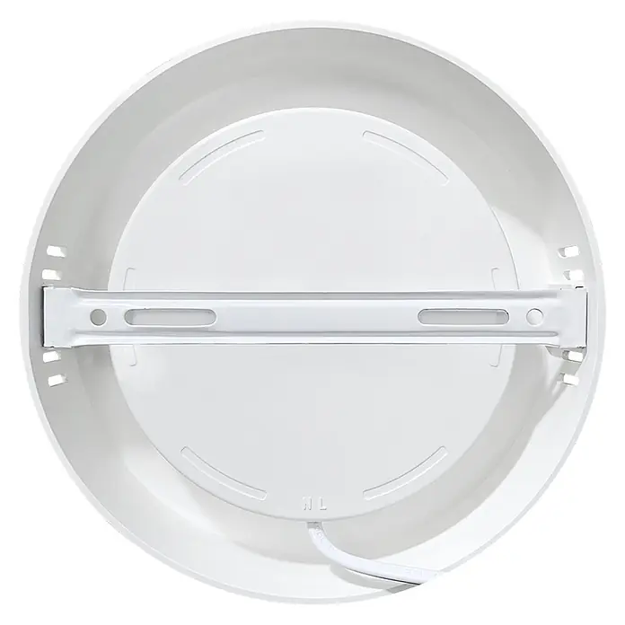 Luxula LED-Wand- & Deckenleuchte Aufbauleuchte 24W IP44-Geschützt 2400lm -  - Unterseite einer runden, weißen LED-Leuchte mit Metallhalterung und Stromkabel.