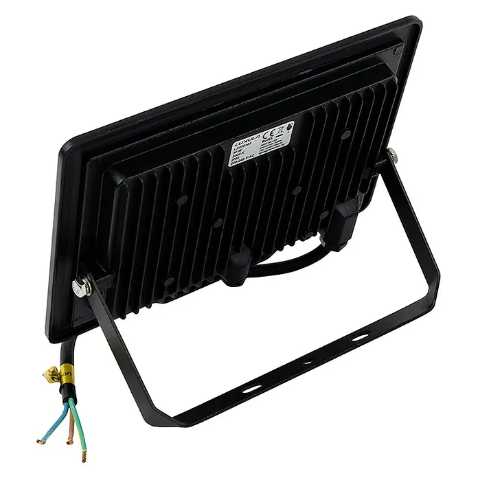 Luxula LED-Strahler - 50 W, 5.000 lm, 4.000 K, IP65 - Schwarzer LED-Fluter, Rückansicht, mit geripptem Kühlkörper, Montagehalterung und Stromkabel mit offenen Adern.