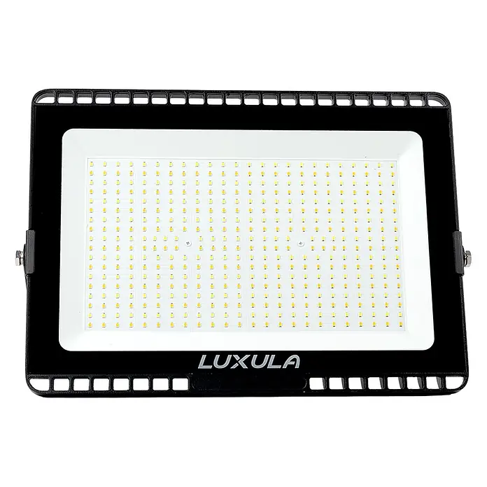 Luxula LED-Strahler - 200 W, 20.000 lm, IP65 - Schwarzer LED-Fluter mit weißem Panel, vielen gelben LEDs und "LUXULA"-Logo.