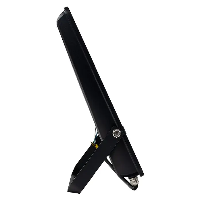 Enovalite LED-Strahler - 300 W, 39.000 lm, IP65 - Schwarzer LED-Fluter, Seitenansicht, mit schlankem Design und verstellbarem Montagebügel, Kabel sichtbar.