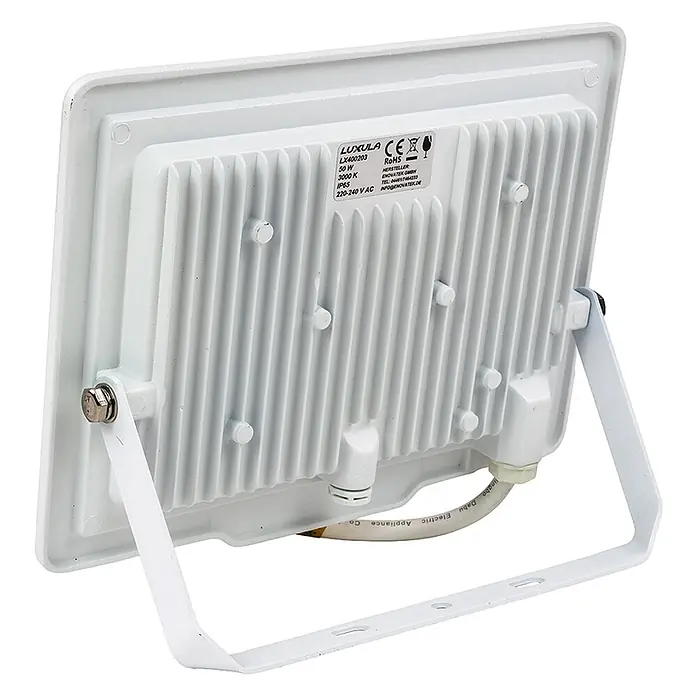 Luxula LED-Strahler - 50 W, 5.000 lm, IP65 - Weißer LED-Fluter, Rückansicht mit Kühlrippen, Produktetikett und verstellbarer Halterung.