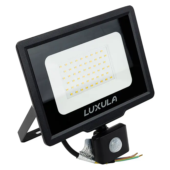 Luxula LED-Strahler Fluter Bewegungsmelder 50W 4000K Neutralweiß 5000lm -  - Schwarzer LED-Fluter mit weißem Panel und Bewegungssensor.