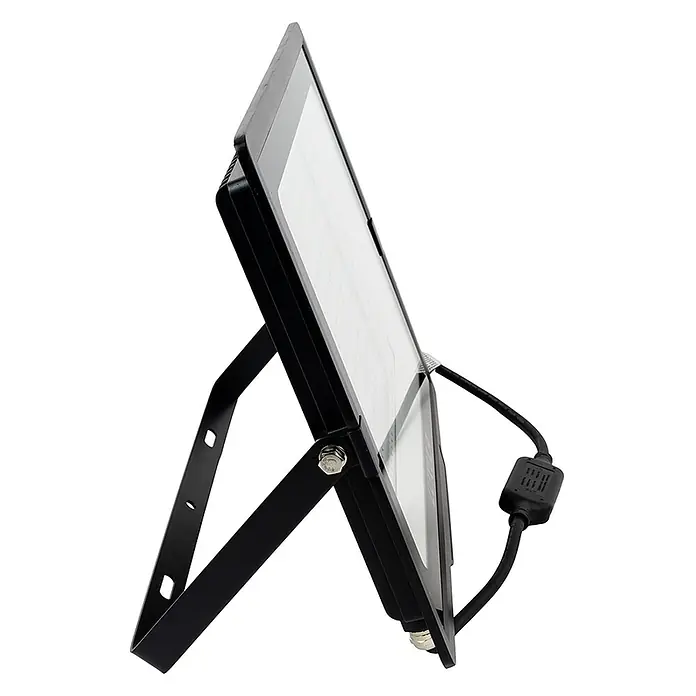 Luxula LED-Strahler - 300 W, 30.000 lm, 3.000 K, IP65 - Schwarzer LED-Fluter mit verstellbarem Montagewinkel und Stromkabel.