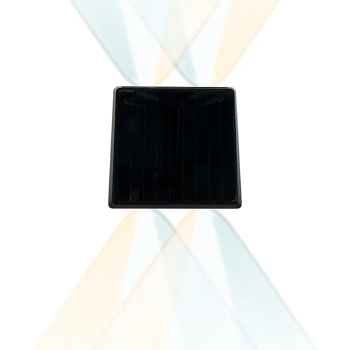 Luxula Solar-Außenwandleuchte Wandleuchte 2-flammig Up/Down CCT Warm- -  - Schwarzes quadratisches Solarpanel mit vertikalen Zellen.