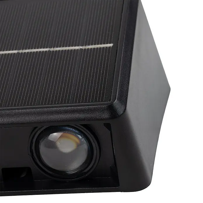 Luxula Solar-Außenwandleuchte - Schwarz, IP54 - Schwarzes solarbetriebenes Gerät mit Solarpanel oben und Linse vorne.