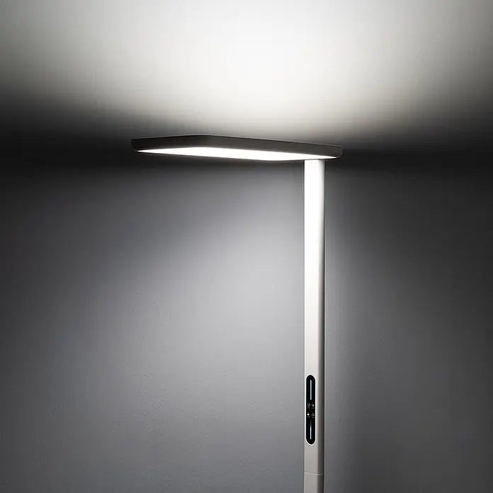 Luxula LED-Stehleuchte Stehlampe Up/Down Bürolampe Weiß 100W 7000LM 4000K -  - Weiße moderne Stehlampe mit rechteckigem Kopf, nach oben gerichtetem Licht und blau beleuchtetem Bedienfeld am Ständer.