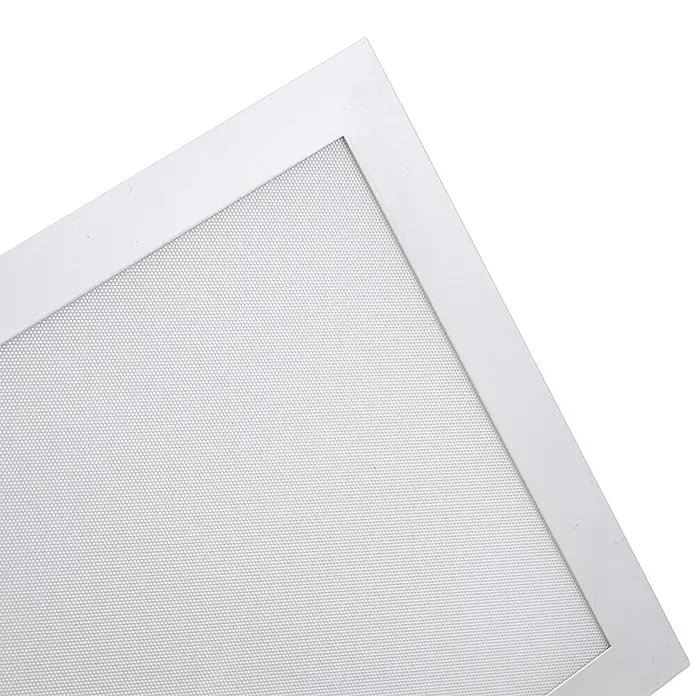 Luxula LED-Deckenleuchte - 40 W, Weiß, Mehrfarbig - Weißes rechteckiges Diffusorpanel mit feiner, perforierter Gitteroberfläche.
