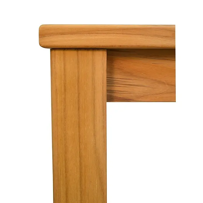 Kai Wiechmann Gartentisch - Teakholz, Quadratisch, Naturbelassen - Ecke eines hellbraunen Holzmöbels, Bein und obere Leiste zeigend.