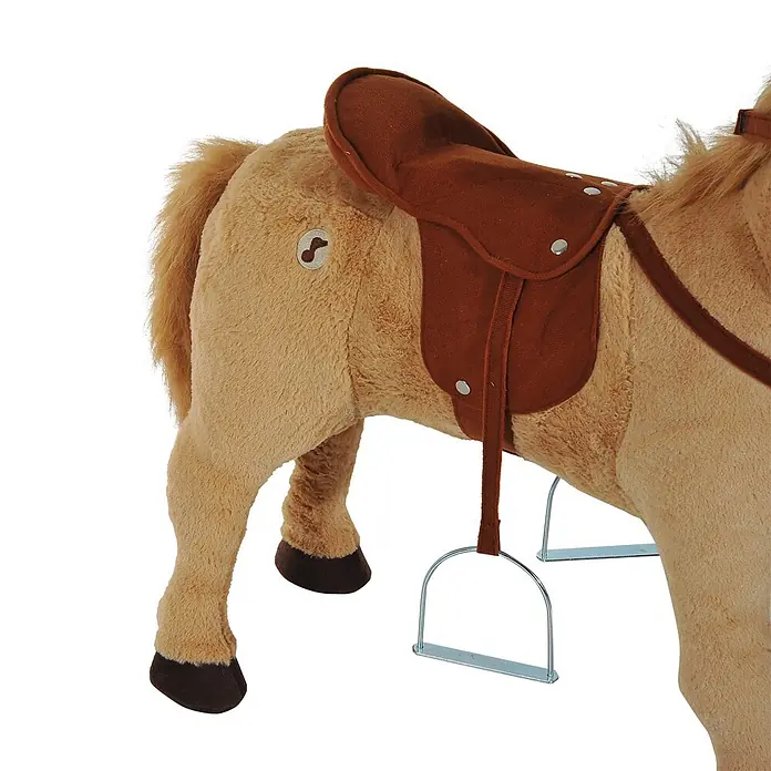 Reitpferd Spielpferd Plüschpferd für Kinder Stehpferd mit Sound Sitz H48 cm -  - Plüschiges beiges Spielzeugpferd mit braunem Sattel und silbernen Steigbügeln.
