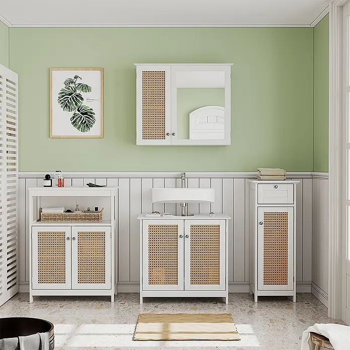 Badmöbel-Set Rosario 60 cm Weiß Art.-Nr. 40456 -  - Weißes Badezimmermöbel-Set mit natürlichen Rattanfronten, inklusive Waschtischunterschrank, Schränken und Spiegelschrank.