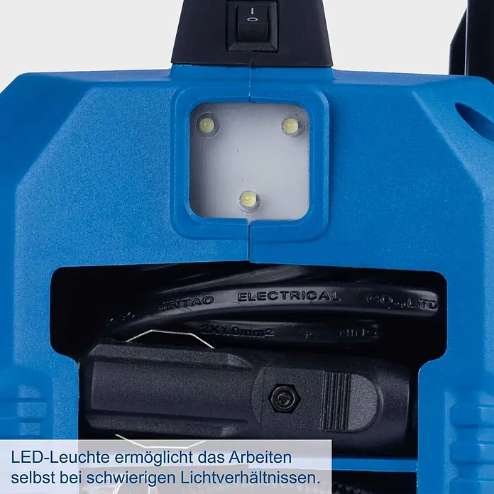 Scheppach IXES 20V Hybrid-Kompressor Air Force 6 - 20 V, Ohne Akku, Max. Druck: 10,3 bar - Blaues Gerät mit integrierter LED-Leuchte und Kabeln zur Beleuchtung in dunklen Bereichen.