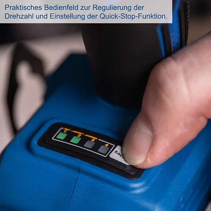 Scheppach IXES 20V Akku-Schlagbohrschrauber BC-CD70SC-X - 20 V, Ohne Akku, 70 Nm - Nahaufnahme eines blauen Elektrowerkzeugs. Eine Hand drückt auf das Bedienfeld mit LED-Anzeigen für Geschwindigkeitsstufen und Modus-Taste.
