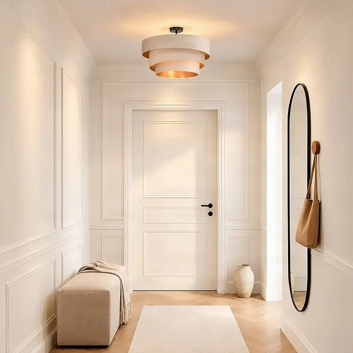 Lindby Deckenlampe in creme, gold, Deckenleuchte -  - Gestufte beige Stoffdeckenleuchte mit goldener Innenseite, beleuchtet einen modernen Flur.