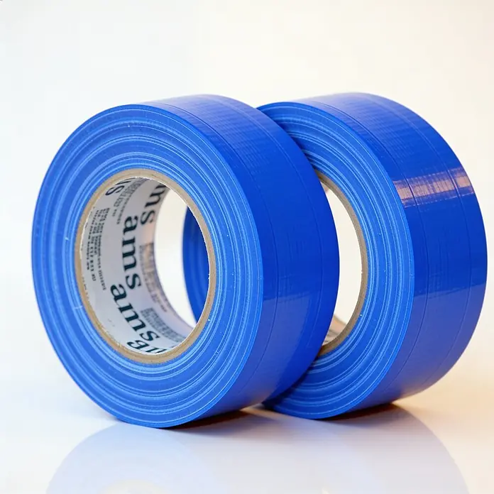 ALLEGRA Gewebeband - 72 mm x 50 m, blau - Zwei Rollen leuchtend blaues Gewebeband mit sichtbarer Stoffstruktur.