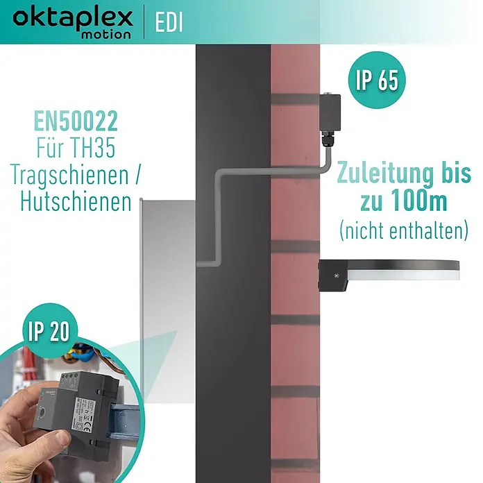 Oktaplex Motion Bewegungsmelder Edi - Anthrazit, L x B x H: 61 x 35 x 95 mm - Eine Hand hält ein oktaplex motion DIN-Schienengerät (IP20) für EN50022/TH35-Schienen, verbunden mit einer IP65-Außenleuchte, zeigt bis zu 100m Kabellänge.