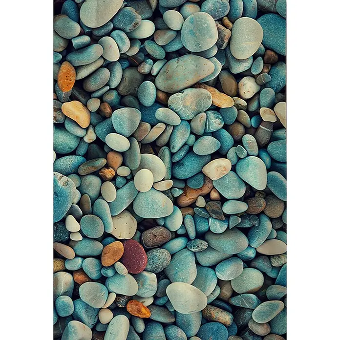 Euroshowers Duschvorhang Real Cobblestone 180 x 200 cm Kieselsteinmotiv -  - Nahaufnahme von glatten, abgerundeten Kieselsteinen in Blau-, Grau- und Türkistönen, mit vereinzelten beigen und orangefarbenen Steinen.