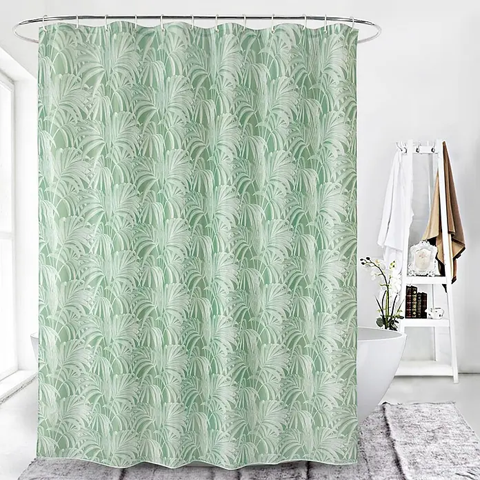 Euroshowers Duschvorhang Lummig 180 x 200 cm Blättermuster Grün -  - Hellgrüner Duschvorhang mit weißem Palmenblattmuster, in einem modernen Badezimmer.