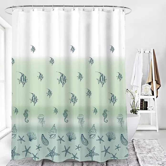 Euroshowers Duschvorhang Havsdans 180 x 200 cm Meereswelt Grün -  - Duschvorhang in Weiß-Grün-Farbverlauf mit dunkelblauen Meeresmotiven wie Fischen, Seepferdchen und Seesternen, hängt im Badezimmer.