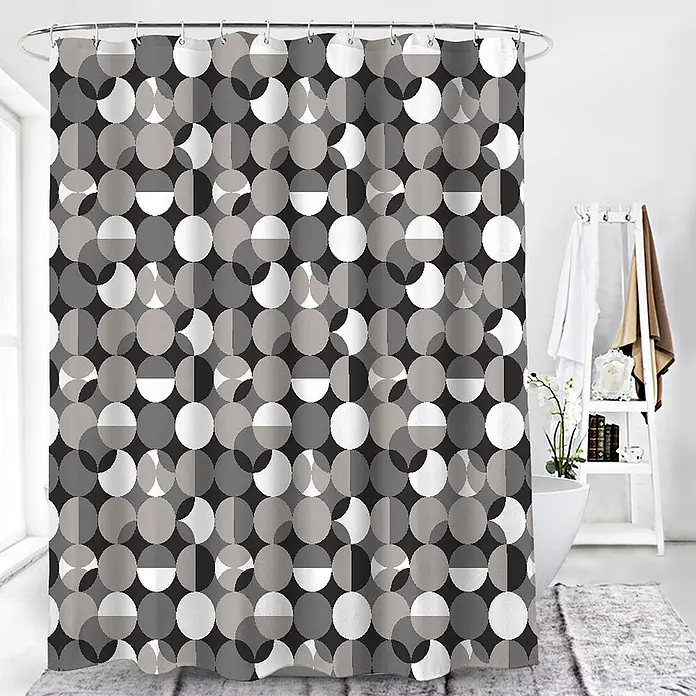 Euroshowers Duschvorhang Månfas 180 x 200 cm Kreismuster Grau -  - Duschvorhang mit geometrischem Kreismuster in Grau, Schwarz und Weiß, in einem modernen Badezimmer hängend.