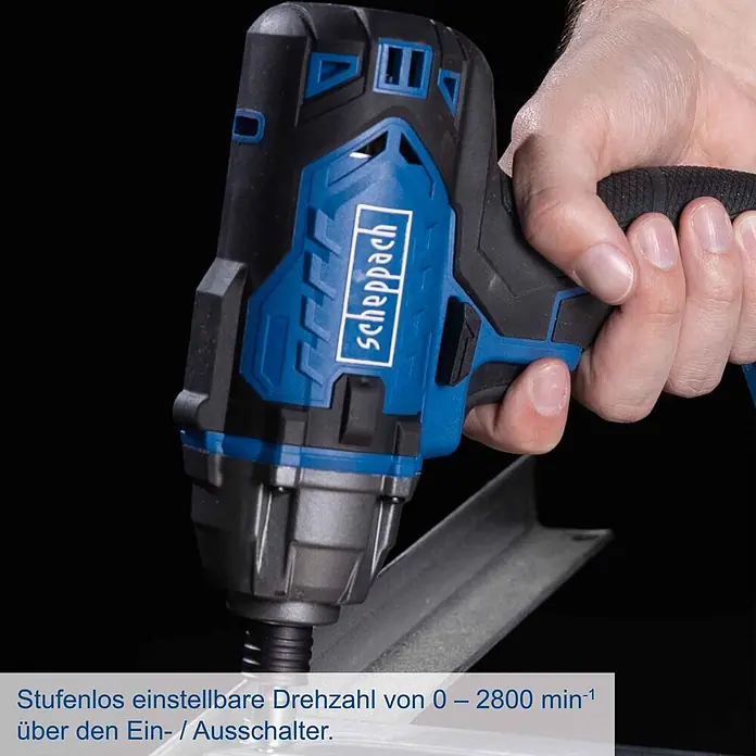 Scheppach IXES 20V Akku-Schlagschrauber C-ID180-X - 20 V, Ohne Akku, 180 Nm - Eine Hand hält einen blau-schwarzen Scheppach Schlagschrauber mit variabler Drehzahl bis 2800 U/min, im Einsatz an einem Metallteil.