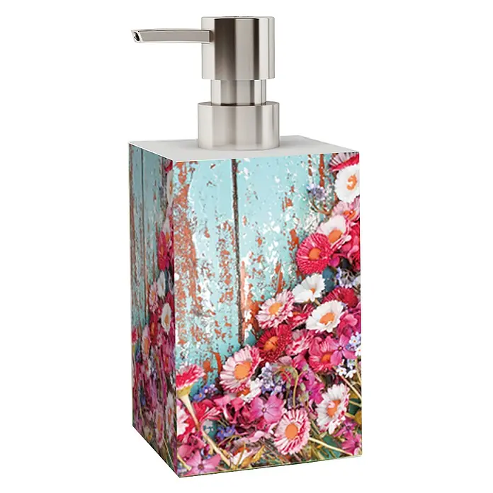 SANILO Seifenspender Spring - L x B x H: 7 x 7 x 12 cm, Kunststoff, Rosa - Quadratischer Seifenspender mit blumigem Muster auf abgenutztem, türkisfarbenem Holz und gebürsteter Metallpumpe.