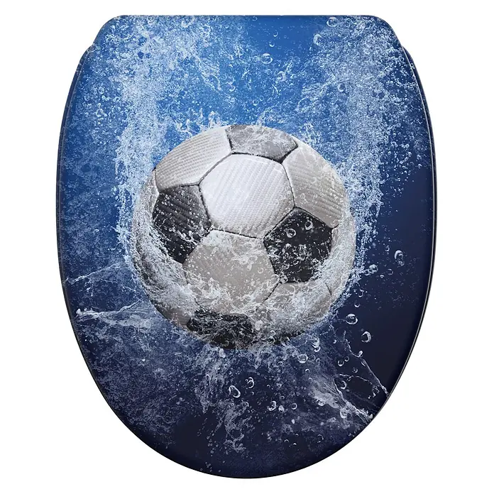 SANILO WC-Sitz Soccer mit Schnellverschluss - MDF, Blau, Mit Absenkautomatik - Toilettensitz mit dynamischem Bild eines schwarz-weißen Fußballs, der ins blaue Wasser spritzt.