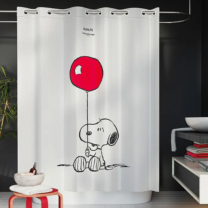 Tohaa Design Duschvorhang Snoopy Balloon - Peanuts -  - Weißer transparenter Duschvorhang mit Snoopy und einem roten Ballon, in einem modernen Badezimmer.