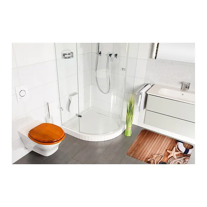 SANILO Badteppich Maritime 70 x 110 cm - 70 x 110 cm, Polyester, Braun - Rechteckige Badematte mit Holzplankenmuster und nautischen Verzierungen wie Seestern, Seil und Rettungsring in einem modernen Bad.