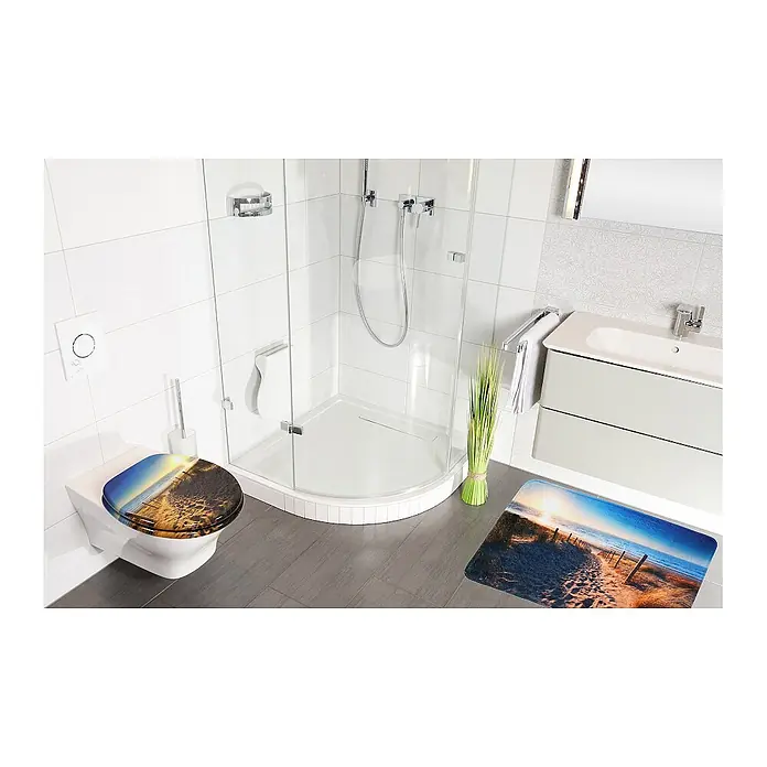 SANILO Badteppich Düne 70 x 110 cm - 70 x 110 cm, Polyester, Braun - Badezimmerset mit Toilettensitz und Badematte im Strandweg-Sonnenuntergangsdesign.