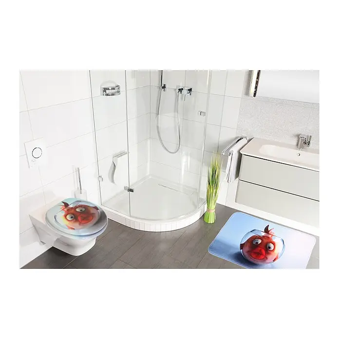 SANILO Badteppich Goldfisch 70 x 110 cm - 70 x 110 cm, Polyester, Orange - Modernes Badezimmer mit Toilettensitz und passender Badematte im Cartoon-Fisch-Design.