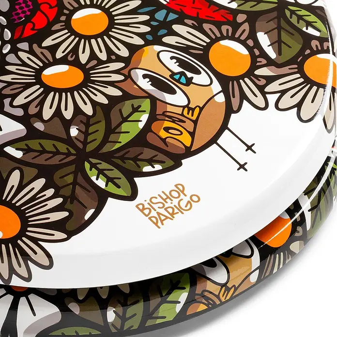 Tohaa Design WC-Sitz BirdyFlowers - Bishop Parigo -  - Runde Platte oder Deckel mit lebhaftem Eulen-, Blumen- und Blättermuster. Enthält die Signatur 'Bishop Parigo'.