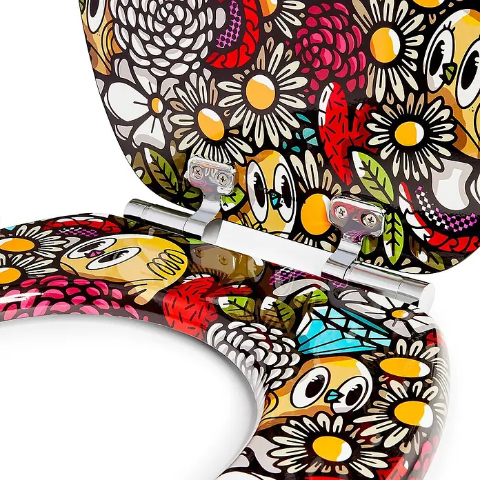 Tohaa Design WC-Sitz BirdyFlowers - Bishop Parigo -  - Lebhafter, mehrfarbiger Toilettensitz mit spielerischem Muster aus Blumen, Cartoon-Vögeln und abstrakten Formen. Mit Chromscharnieren.
