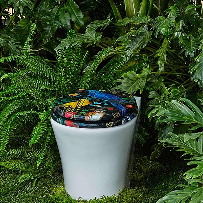 Tohaa Design WC-Sitz Birds Sinfonia Modern-D - Maison Christian Lacroix -  - Weißes WC mit buntem, künstlerischem Deckel.