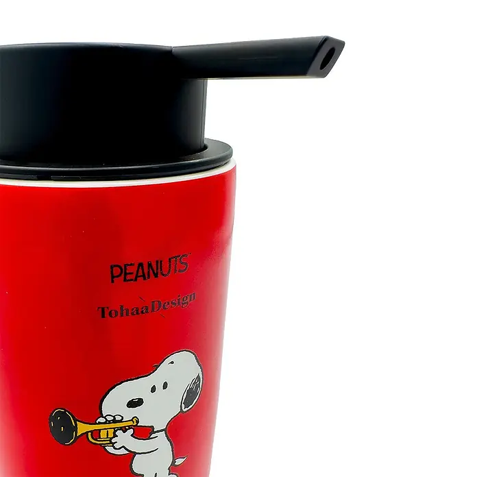 TohaaDesign Seifenspender - L x B x H: 14 x 10 x 14 cm, Keramik, Mehrfarbig - Roter Seifenspender mit schwarzer Pumpe, mit Snoopy, der Trompete spielt.
