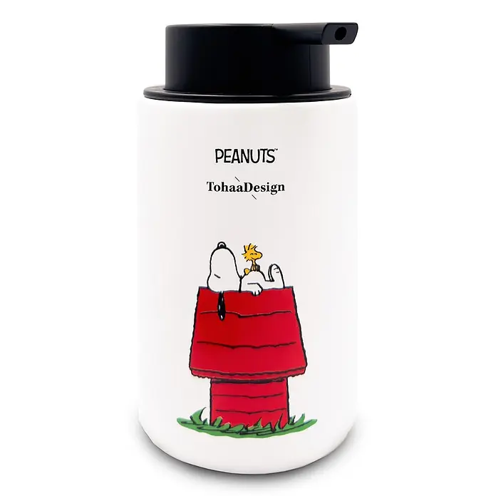 Tohaa Design Seifenspender Snoopy House - Peanuts -  - Weißer Spender mit schwarzer Pumpe, zeigt Snoopy & Woodstock auf roter Hundehütte.