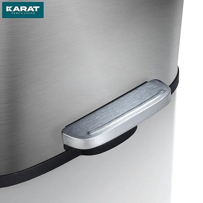 Floordirekt Mülleimer Dustin aus Edelstahl Absenkautomatik 50 Liter Silber -  - Gebürsteter Edelstahl-Mülleimer mit schwarz eingefasstem Fußpedal.