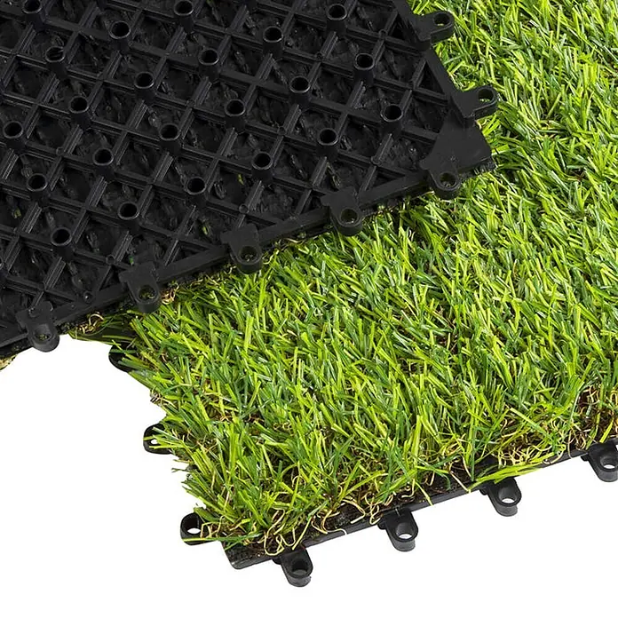 Floordirekt Klickfliese Kunstgras 30 x 30 cm 30 x 30 cm 11er-Set -  - Zusammensteckbare Kunstrasenfliesen mit grüner synthetischer Rasenoberfläche und schwarzem Kunststoffgitterboden.