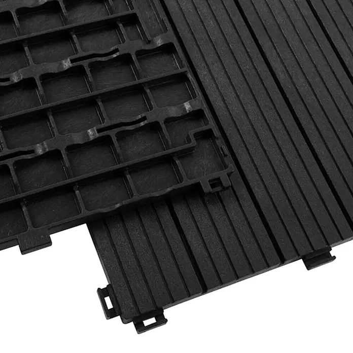 Floordirekt Klickfliese Claire Grau 30 x 30 cm -  - Schwarze, ineinandergreifende Bodenfliesen mit Lattenoberfläche und sichtbarer Gitterunterseite zur Verbindung.
