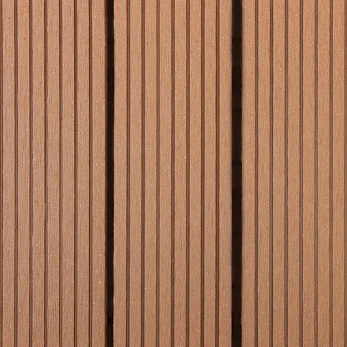 Floordirekt WPC-Klickfliese Royal Hellbraun 30 x 30 cm 11er-Set -  - Braune WPC-Terrassendielen mit vertikalen Rillen und Fugen.