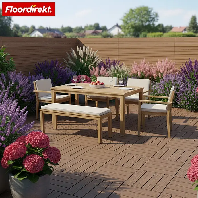 Floordirekt Terrassenfliese Majestic Braun 30 x 30 cm 11er-Set -  - Braune Klick-Terrassenfliesen bilden einen Terrassenboden für einen Essbereich im Freien.