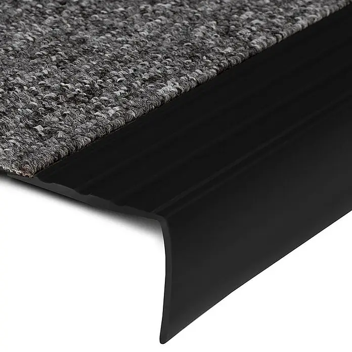 Floordirekt Stufenkantenprofil Michigan - Schwarz - 100 x 4,5 x 4,2 cm -  - Schwarze Bodenausgleichsleiste mit geriffelter Oberfläche, verbindet grauen Teppich für sicheren, barrierefreien Übergang.